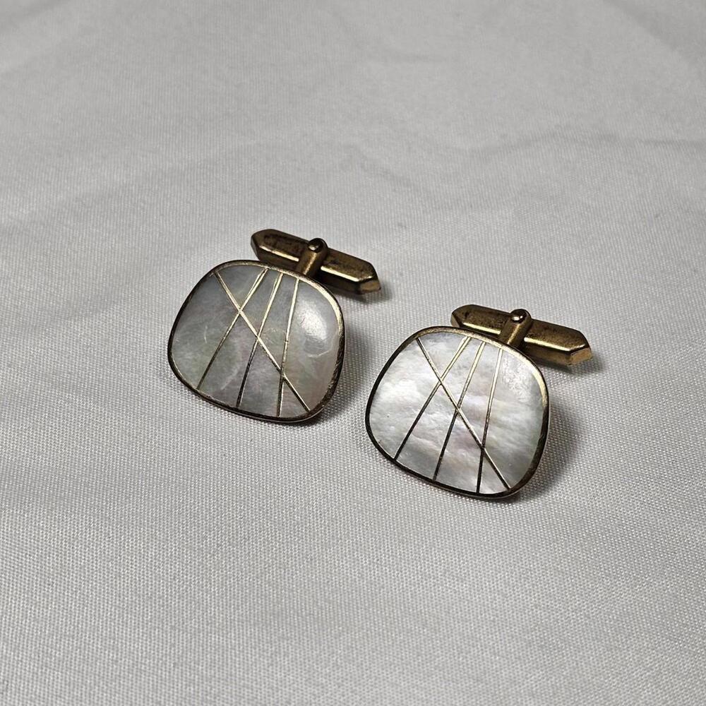Vintage MCM Cufflinks MOP Mother Of Pearl Gold Tone Cuff Links - Picture 2 of 7